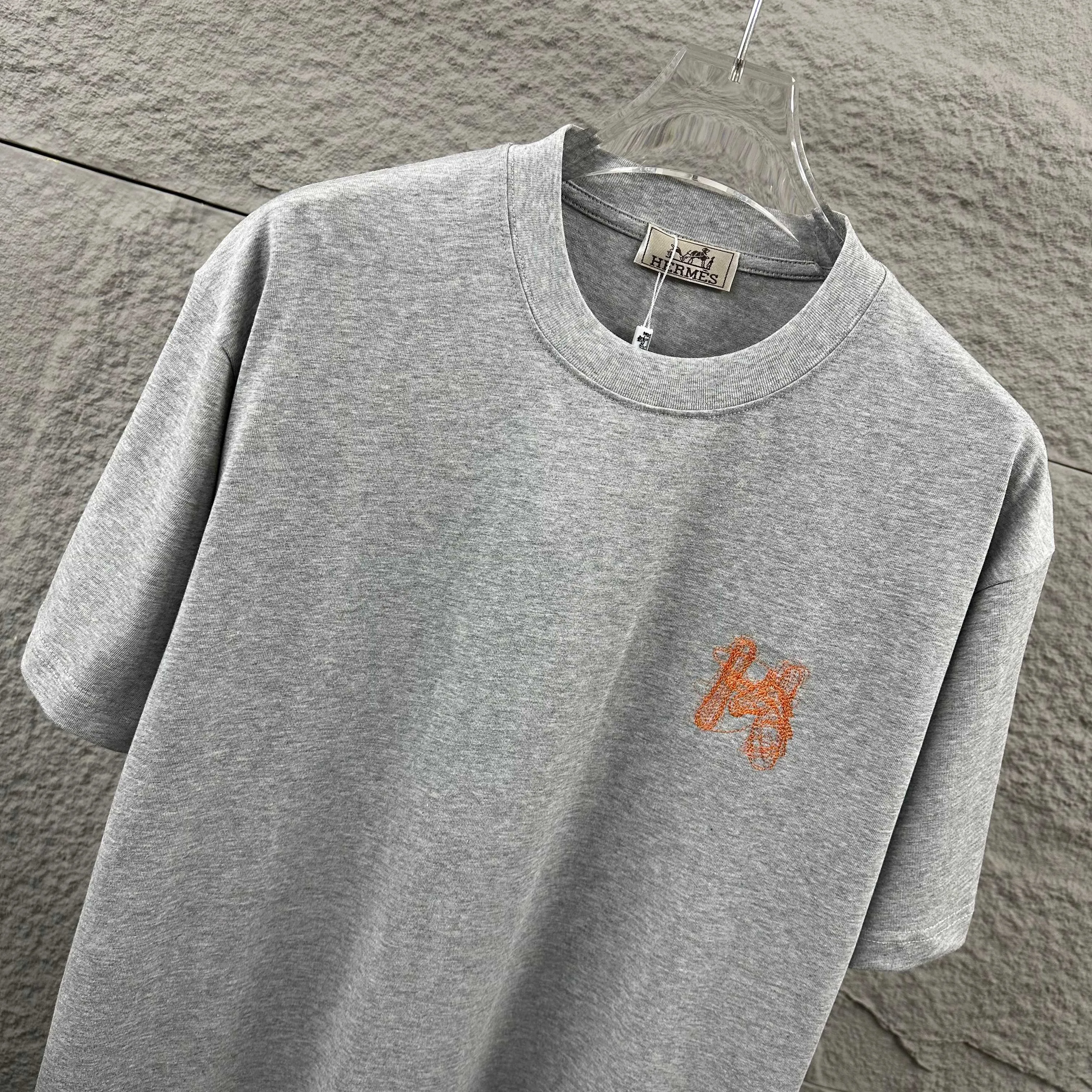 Herme* * 2026 New Arrival Classic T Same Style ：Black White Gray Size： S （90-130 ） M （120-150 ） L （140-165 ） XL （160-180 ） XXL （180-210 ）